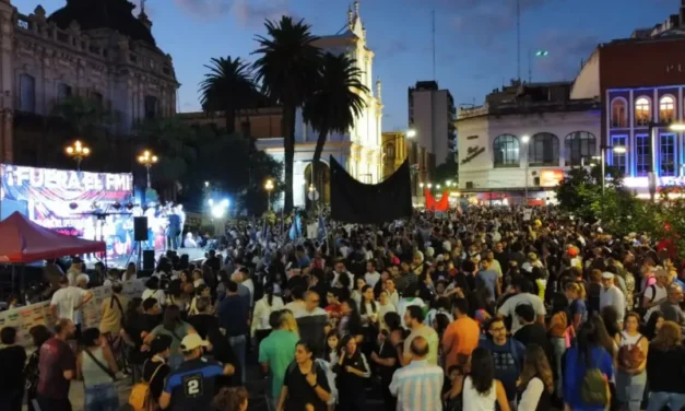 “Democracia para siempre”: cientos de tucumanos se movilizaron por el Día de la Memoria